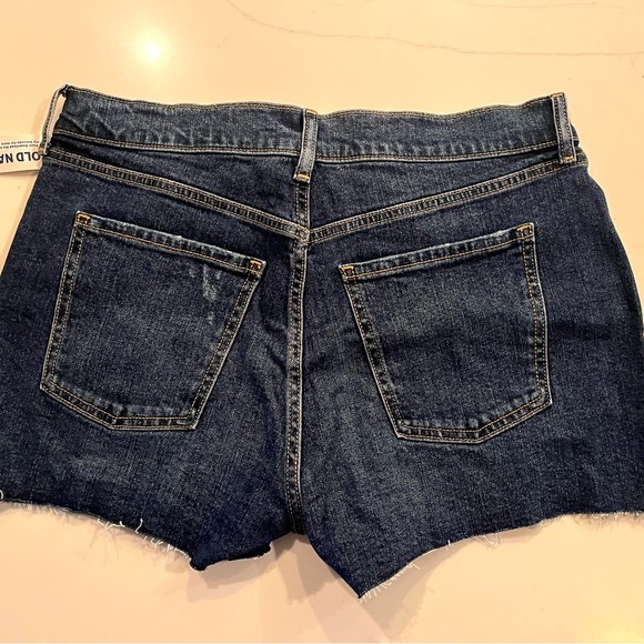 OLD NAVY•mid rise boyfriend 3” ripped denim shorts 8 NWT - Picture 3 of 6